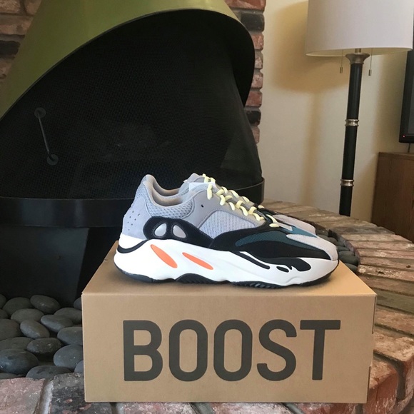 yeezy 700 size 11